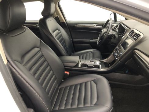 Used 2019 Ford Fusion SEL FWD image 21
