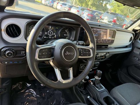 Used 2024 Jeep Wrangler Unlimited Sahara AWD/4WD image 2