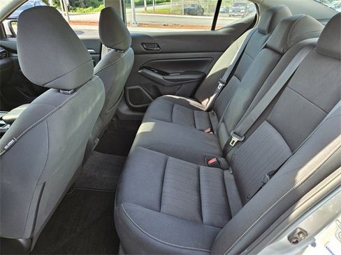 Used 2023 Nissan Altima 2.5 SV image 9