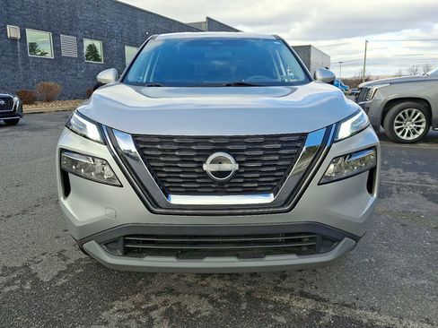 Certified 2022 Nissan Rogue SV image 3