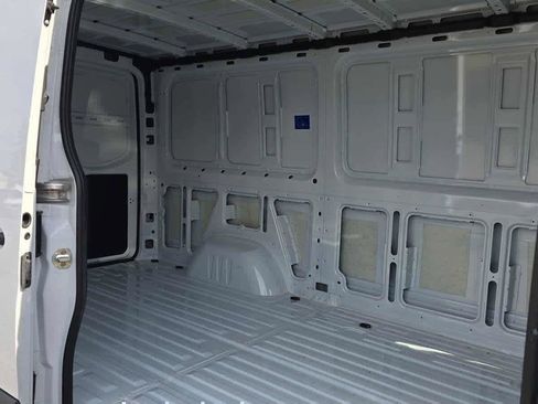 Used 2025 Mercedes-Benz Sprinter 2500 image 15