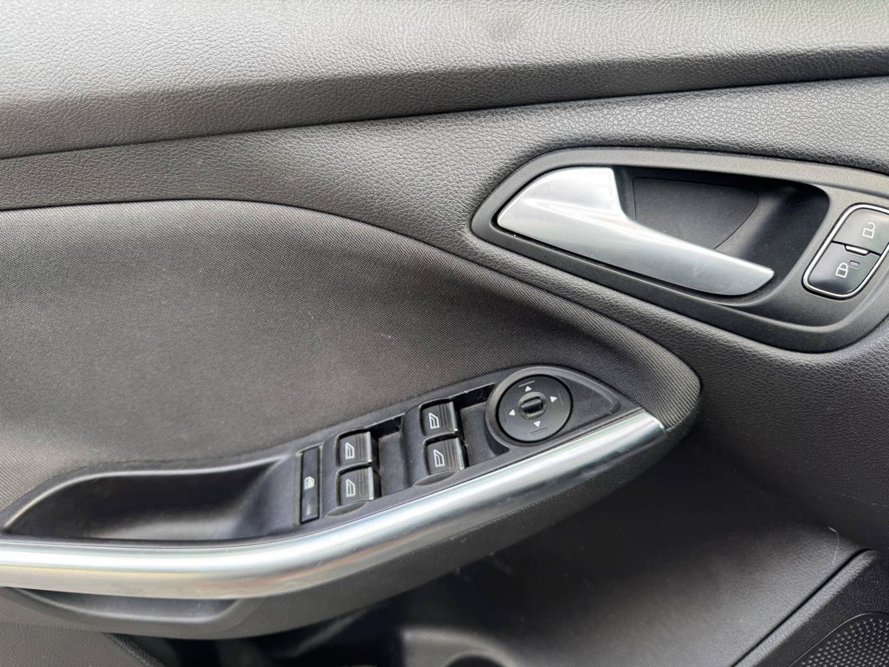 Used 2017 Ford Focus ST FWD image 24
