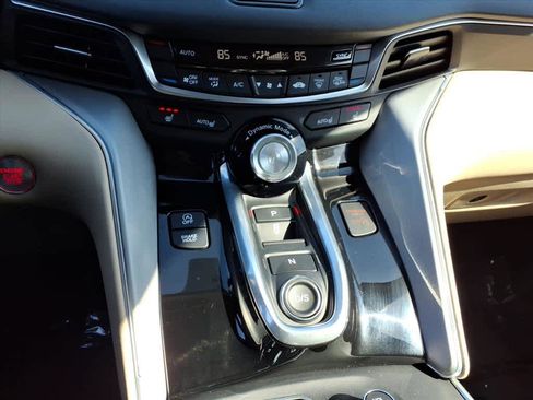 Certified 2025 Acura TLX w/ Technology Package image 17