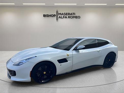 Used 2017 Ferrari GTC4Lusso image 3