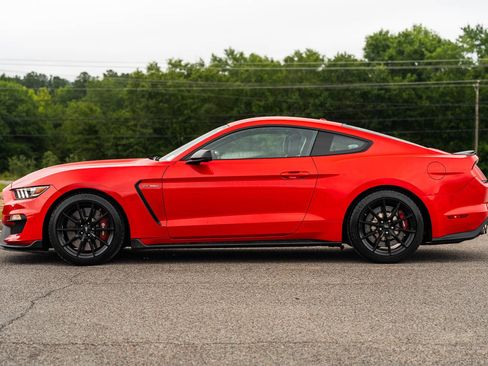 Used 2016 Ford Mustang Shelby GT350 w/ Technology Package RWD image 4