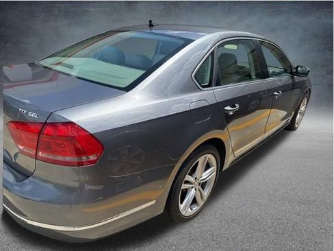Used 2015 Volkswagen Passat TDI SEL Premium FWD image 5