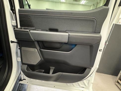 Used 2024 Ford F150 Lightning Lariat image 22