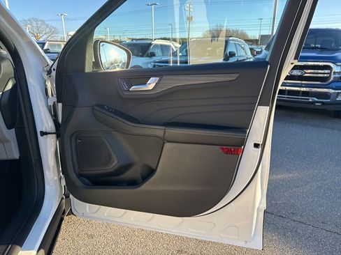 New 2025 Ford Escape SE w/ PHEV Premium Package image 23