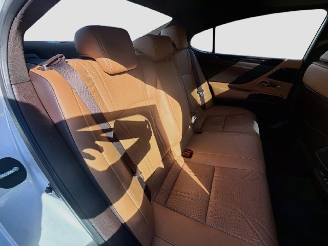 Used 2021 Lexus ES 300h w/ Accessory Package 2 FWD image 22