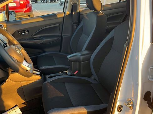 Used 2024 Nissan Versa SV w/ Trunk Package image 21