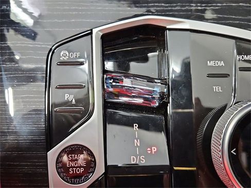 Used 2025 BMW X7 M60i image 46