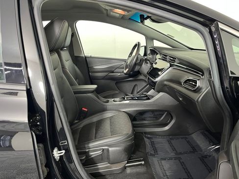 Used 2022 Chevrolet Bolt LT w/ Infotainment Package image 17