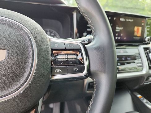 Certified 2023 Kia Sorento S w/ Panoramic Sunroof Package image 21