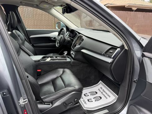 Used 2017 Volvo XC90 T6 Momentum AWD/4WD image 14