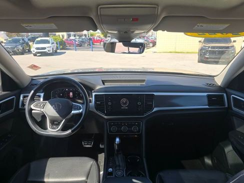 Used 2022 Volkswagen Atlas SEL R-Line AWD/4WD image 17