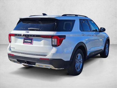 New 2026 Ford Explorer Active w/ Active Comfort Package image 2