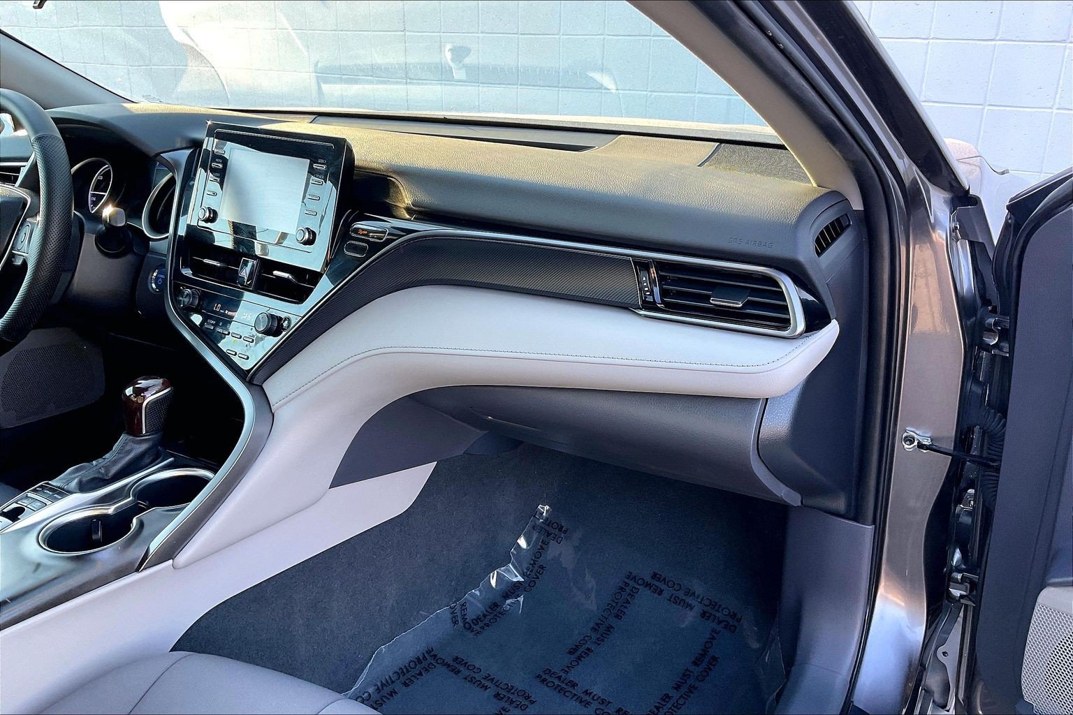 Used 2022 Toyota Camry LE FWD image 21
