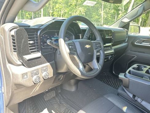 Used 2024 Chevrolet Silverado 1500 LT AWD/4WD image 13
