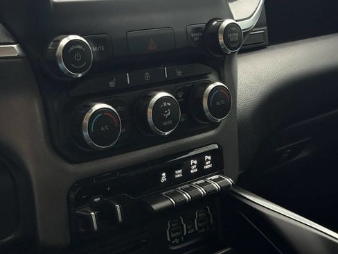 Used 2019 RAM 1500 Big Horn image 10