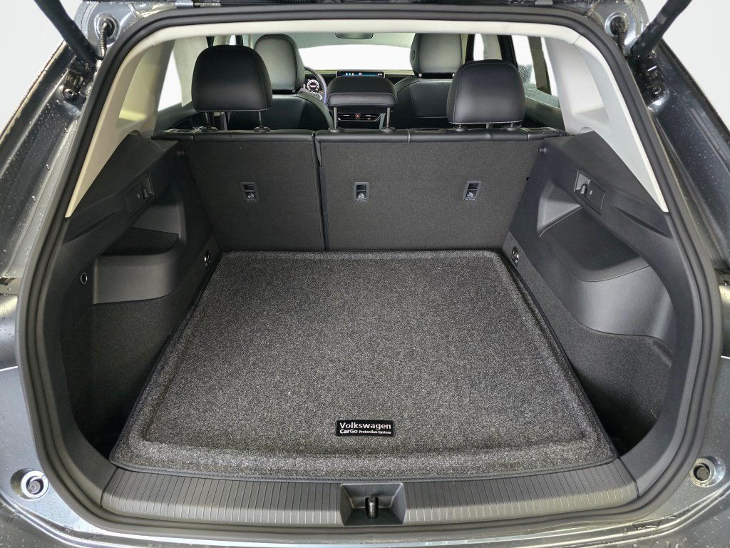 New 2026 Volkswagen Tiguan SE AWD/4WD image 17