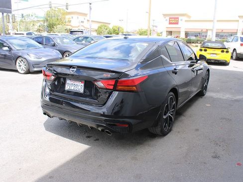 Used 2023 Nissan Altima 2.5 SR FWD image 7