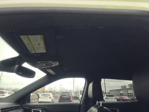 Used 2025 Jeep Compass Trailhawk image 19