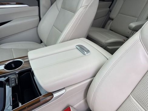 Certified 2025 Cadillac Escalade Sport Platinum image 17