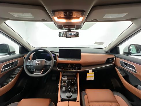 New 2026 Nissan Rogue Platinum w/ Platinum Premium Package AWD/4WD image 9