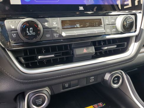 Used 2024 Toyota Grand Highlander XLE image 27