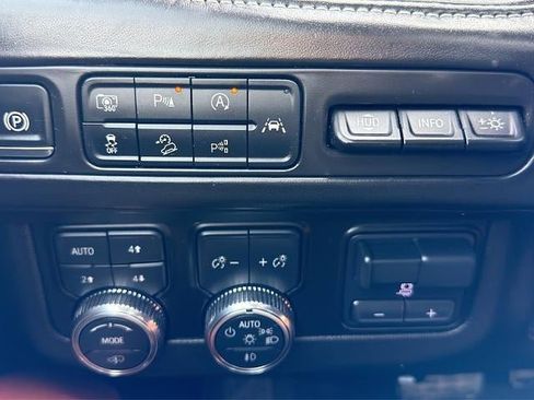 Used 2024 GMC Yukon XL Denali Ultimate image 37