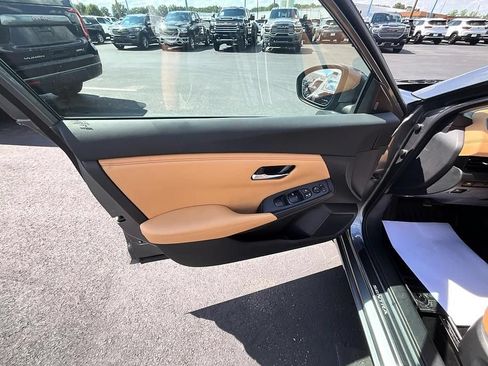 Used 2022 Nissan Sentra SV w/ SV Premium Package FWD image 11