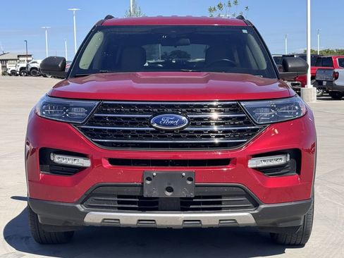 Used 2020 Ford Explorer XLT w/ Equipment Group 202A image 7