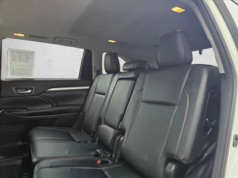 Used 2018 Toyota Highlander XLE AWD/4WD image 15