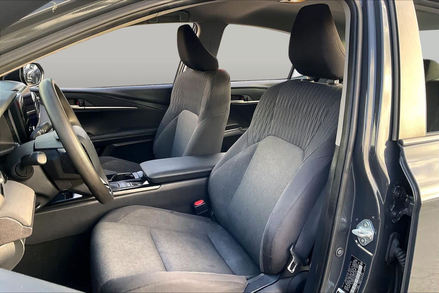 Used 2025 Toyota Camry LE FWD image 8