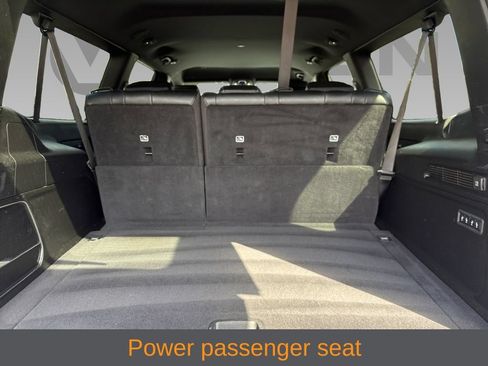 Certified 2024 Jeep Wagoneer L Series III w/ Flexible Seating Group AWD/4WD image 19