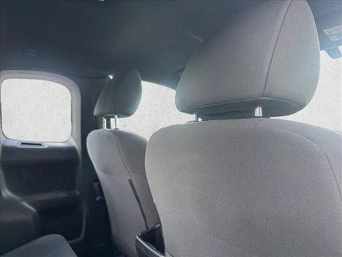 Used 2017 Toyota Tacoma SR5 AWD/4WD image 28