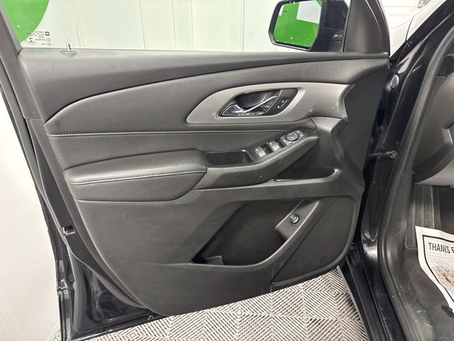 Used 2022 Chevrolet Traverse LT FWD image 12
