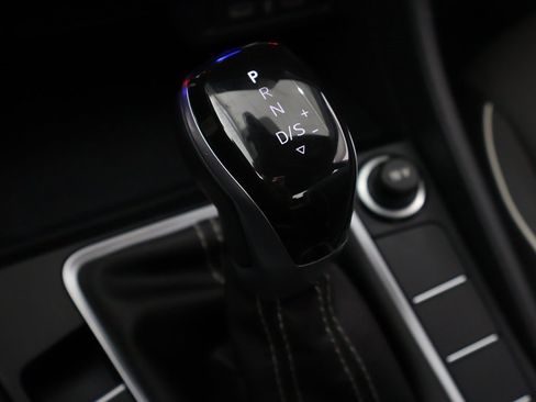 Used 2025 Volkswagen Jetta Sport image 47