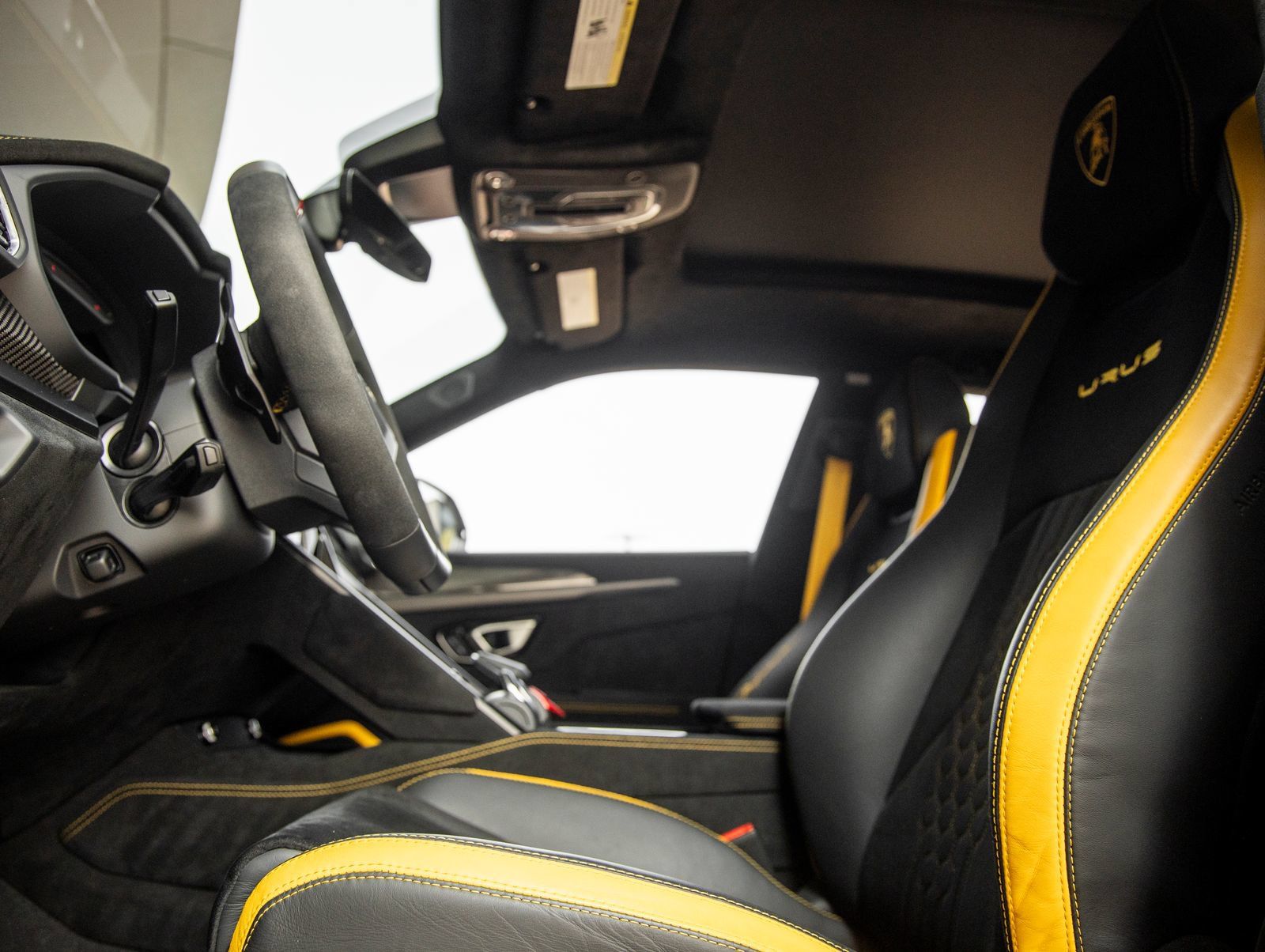Used 2024 Lamborghini Urus Performante AWD/4WD image 29