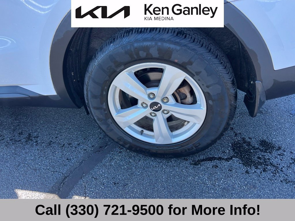 Certified 2023 Kia Sorento LX AWD/4WD image 22