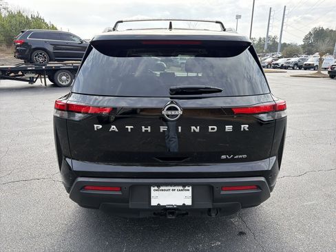 Used 2022 Nissan Pathfinder SV w/ SV Premium Package image 6