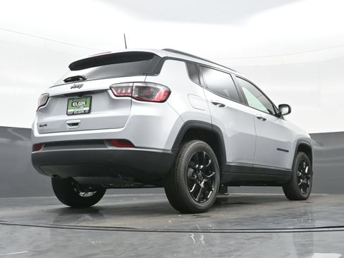 New 2026 Jeep Compass Latitude AWD/4WD image 18