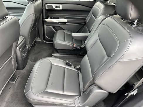 Used 2023 Ford Explorer XLT w/ Equipment Group 202A image 9