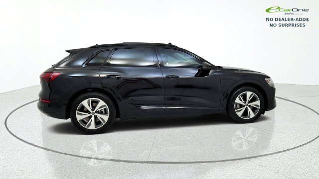 Used 2024 Audi Q8 e-tron Premium AWD/4WD image 9