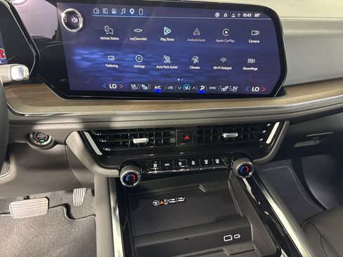 Used 2026 Chevrolet Tahoe High Country w/ LPO, Illumination Package AWD/4WD image 29