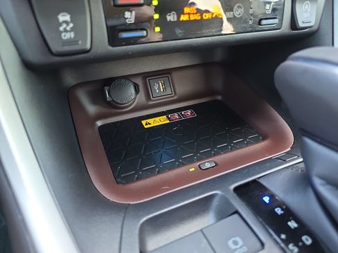 Used 2025 Toyota RAV4 Limited w/ Advanced Technology Package FWD image 30