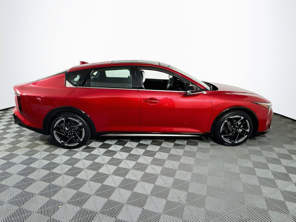 Used 2025 Kia K4 GT-Line w/ GT-Line Premium Package FWD image 8