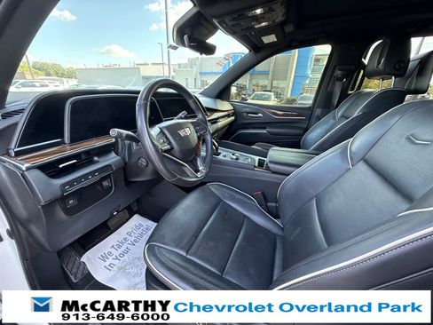 Used 2021 Cadillac Escalade ESV Premium Luxury w/ LPO, Illumination Package image 19