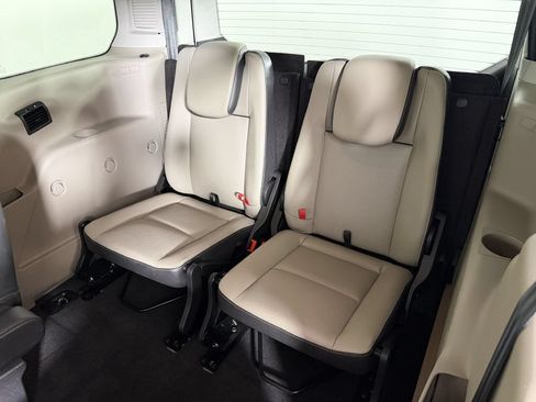 Used 2017 Ford Transit Connect Titanium FWD image 18