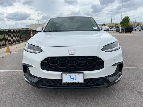 Used 2023 Honda HR-V EX-L image 2